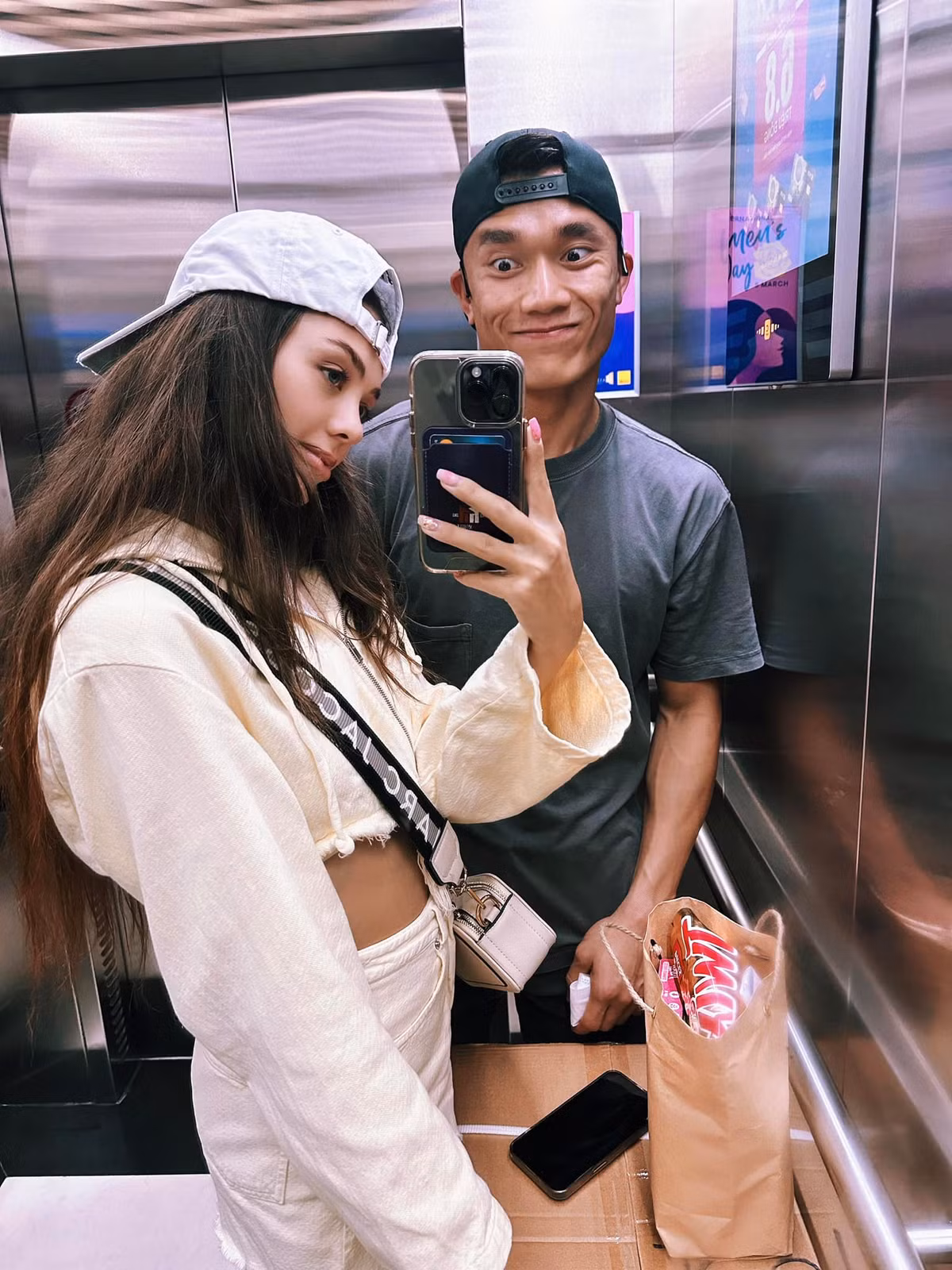 Bận rộn với sự nghiệp bóng đá, thủ môn Bùi Tiến Dũng thường xuyên xa gia đình, hội quận để chuẩn bị cho những giải đấu quan trọng.