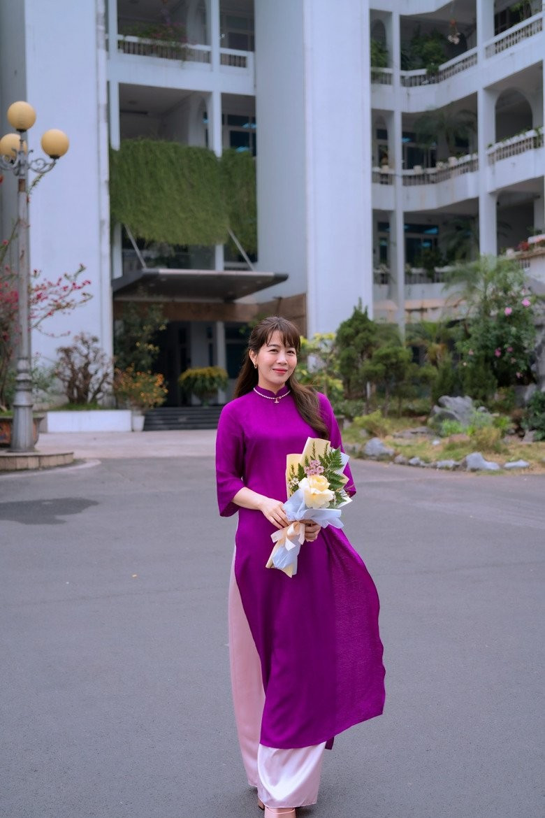  MC Diệp Chi là gương mặt quen thuộc trên sóng các chương trình "Đường lên đỉnh Olympia", "Điều ước thứ 7", "Rung chuông vàng",...