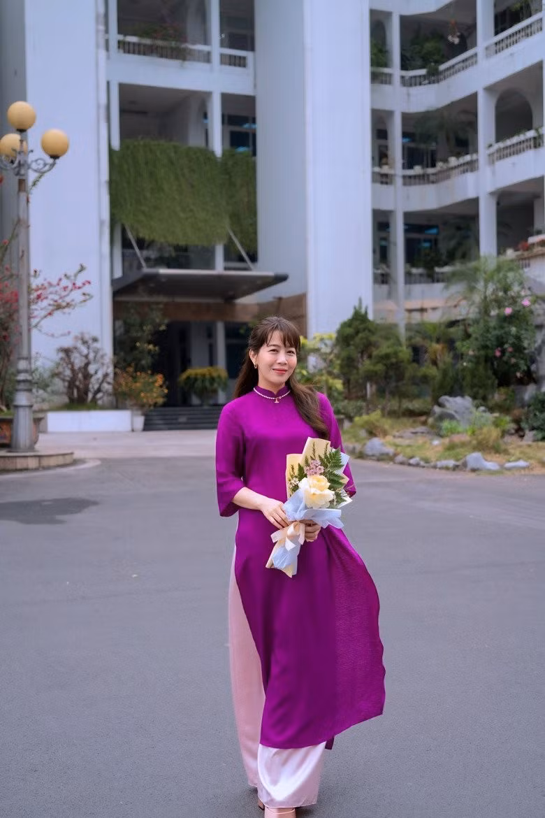  MC Diệp Chi là gương mặt quen thuộc trên sóng các chương trình "Đường lên đỉnh Olympia", "Điều ước thứ 7", "Rung chuông vàng",...