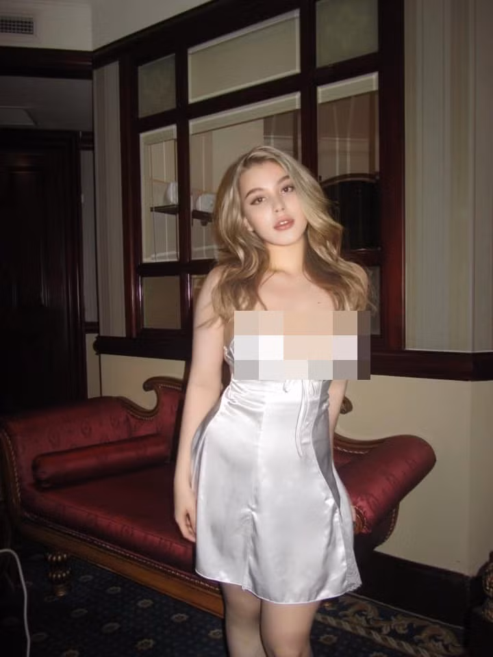 Mang trong mình dòng máu lai nên từ những ngày còn ngồi trên hàng ghế THCS, hot girl 10X đã sở hữu ngoại hình nổi bật với thân hình “bốc lửa”.