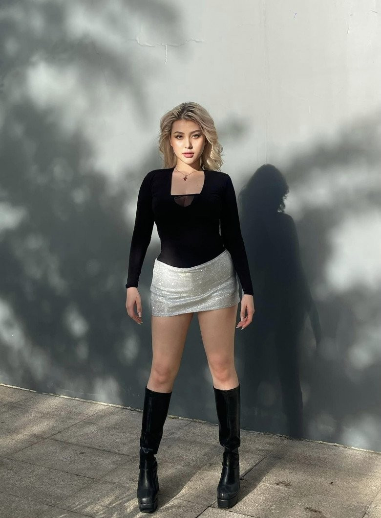 Những hình ảnh đi thẩm mỹ của Sunna nhanh chóng gây chú ý, netizen tò mò khó hiểu vì cô đã sở hữu thân hình với số đo "khủng" nhưng vẫn mong muốn "độ" thêm.