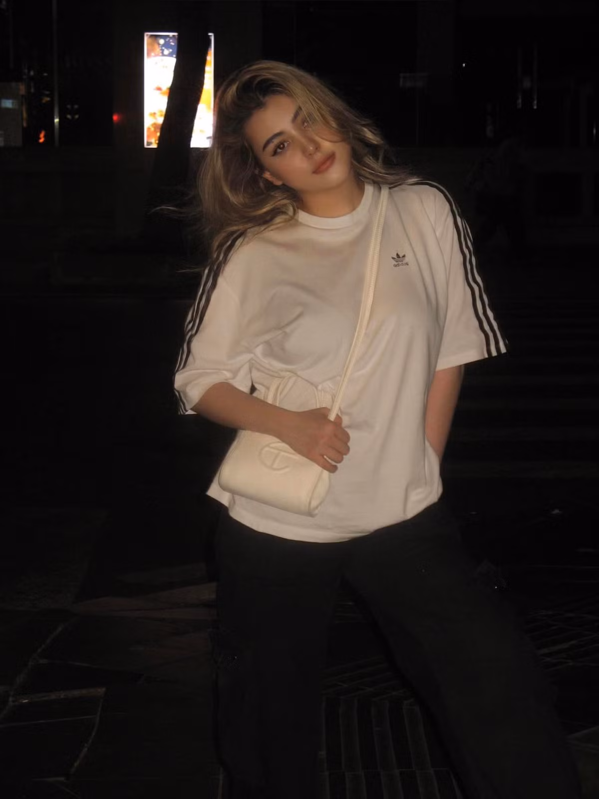 Sắc vóc của hot girl Sunna cũng là đề tài bàn tán xôn xao. Cô nàng được khen về dáng nhanh và sớm quay lại công việc làm mẫu big size của mình.