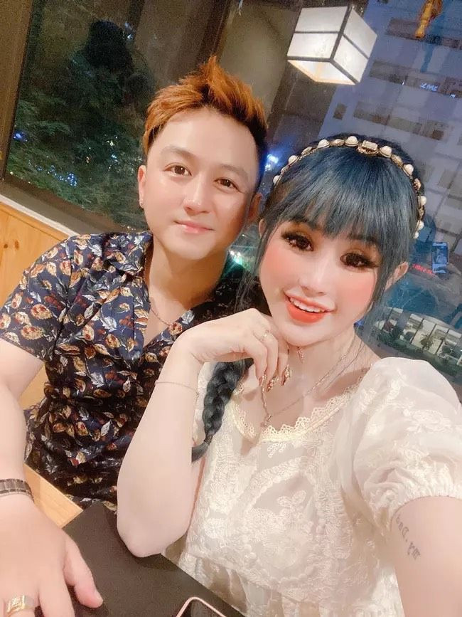 Hot girl Trần My là cô nàng bán hàng nổi tiếng nhờ biệt tài kinh doanh khiến nhiều người ngưỡng mộ.