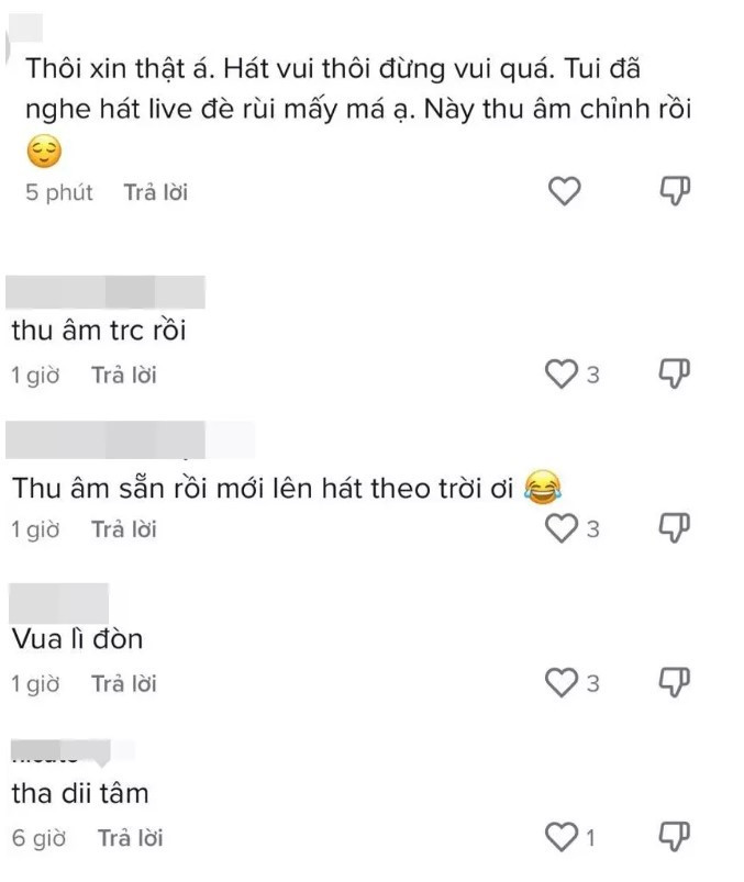 Việc "hot girl trứng rán" cầm mic lên biểu diễn sau đó đã trở thành chủ đề bàn tán của cư dân mạng.