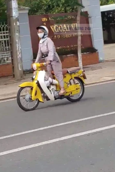 Theo như người đăng chia sẻ, hình ảnh này được ghi lại trên Quốc lộ 13, đoạn đi qua Bình Dương.