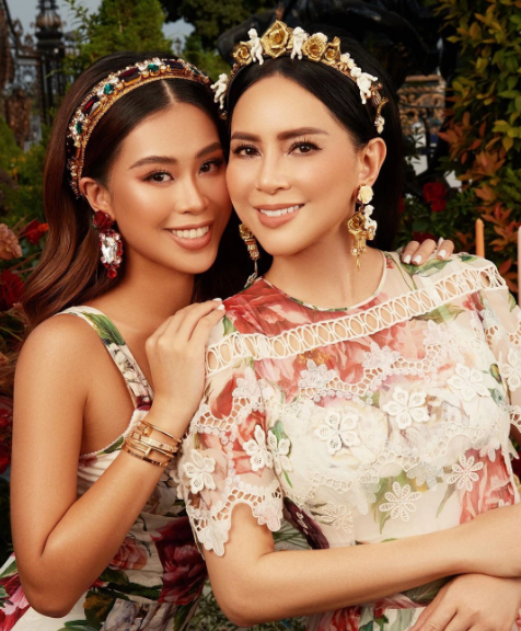 Nhiều người để lại bình luận nhận xét bà Thủy Tiên chẳng khác nào chị gái của rich kid Tiên Nguyễn và Hiếu Nguyễn.