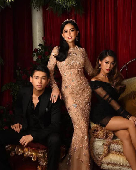 Nếu như doanh nhân Thuỷ Tiên luôn làm nức lòng người hâm mộ với vẻ đẹp quý phái và sang trọng, cô con gái Tiên Nguyễn lại là rich kid đình đám có tài sắc vẹn toàn.