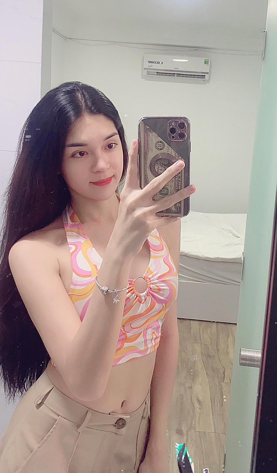 Được biết, sau chương trình, cái tên Huỳnh My càng gây chú ý hơn cả. Đại đa số khán giả bày tỏ sự bức xúc trước sự "hống hách" của người đẹp này trong chương trình.