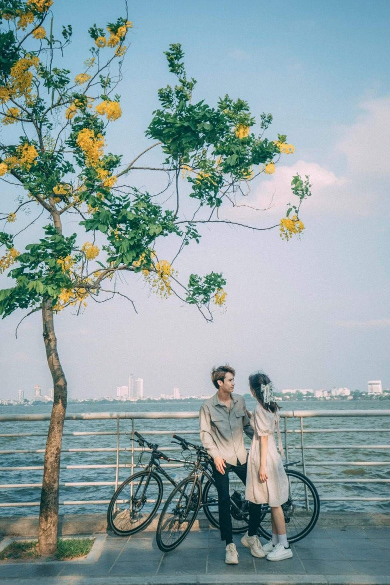 Ngoài Hồ Gươm, Hồ Tây cũng là điểm vui chơi ở Hà Nội được ưa chuộng.