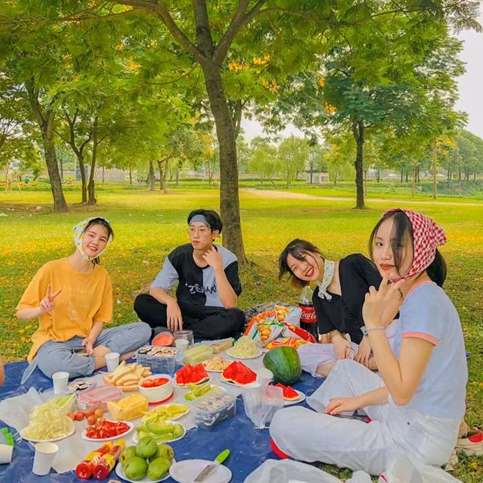 Vào những ngày này check in ở công viên Yên Sở vừa đẹp, thoáng mát lại không tốn kém.