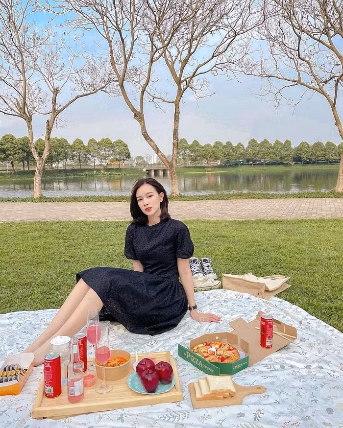 Nếu chưa biết 8/3 nên đi chơi ở đâu thì bạn có thể lên kế hoạch cho một chuyến picnic ở Công viên Yên Sở.