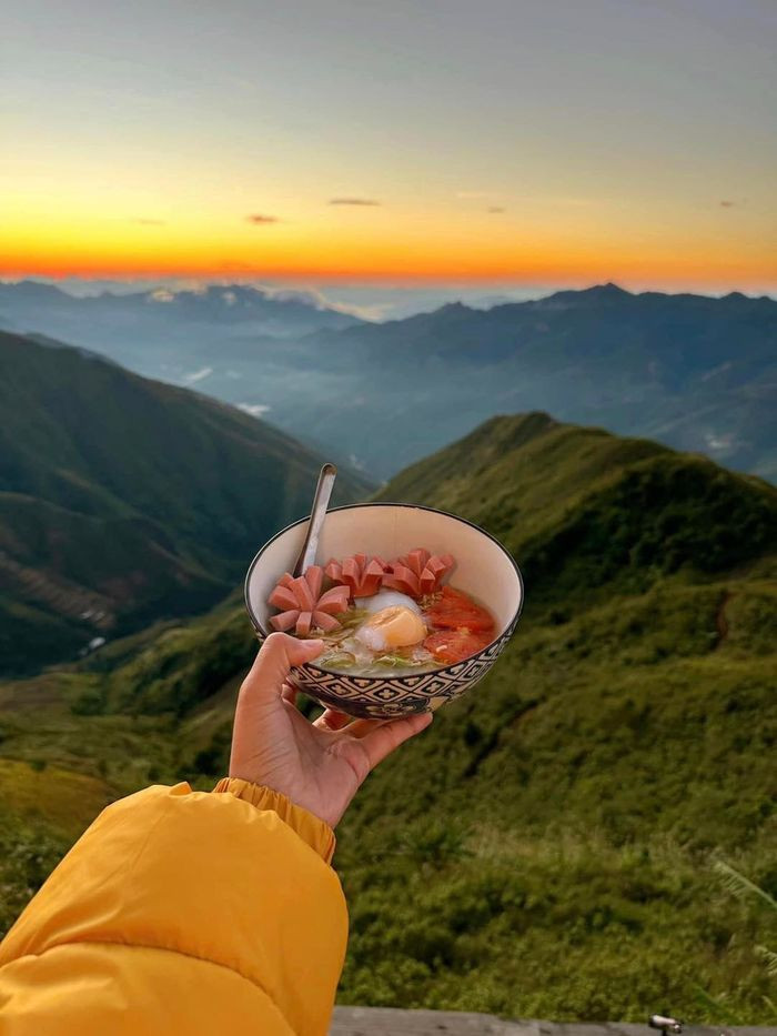 Đây đều là những địa điểm được du khách yêu thích nhờ sở hữu khung cảnh thiên nhiên tuyệt đẹp, không khí trong lành cùng các hoạt động vui chơi hấp dẫn, văn hoá bản địa đặc sắc.