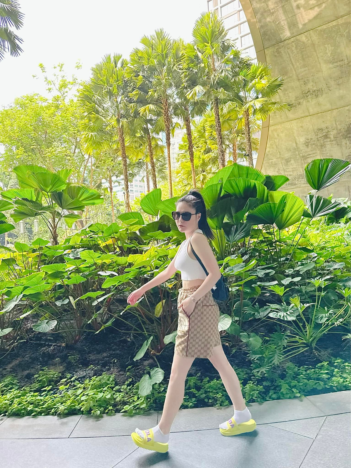 Sống trong nhung lụa nên dễ hiểu được tại sao Di Băng sở hữu được làn da đẹp như thế.