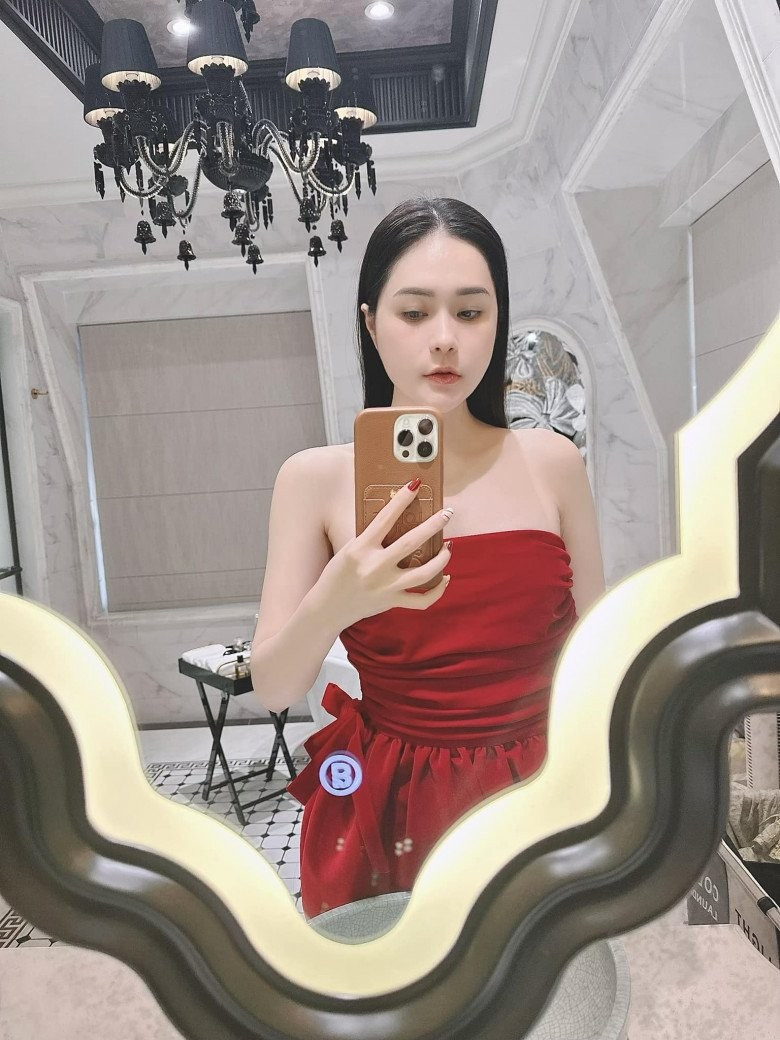 Đoàn Di Băng từng không giấu giếm những lần đi tiêm filler để chỉnh hình lại gương mặt.