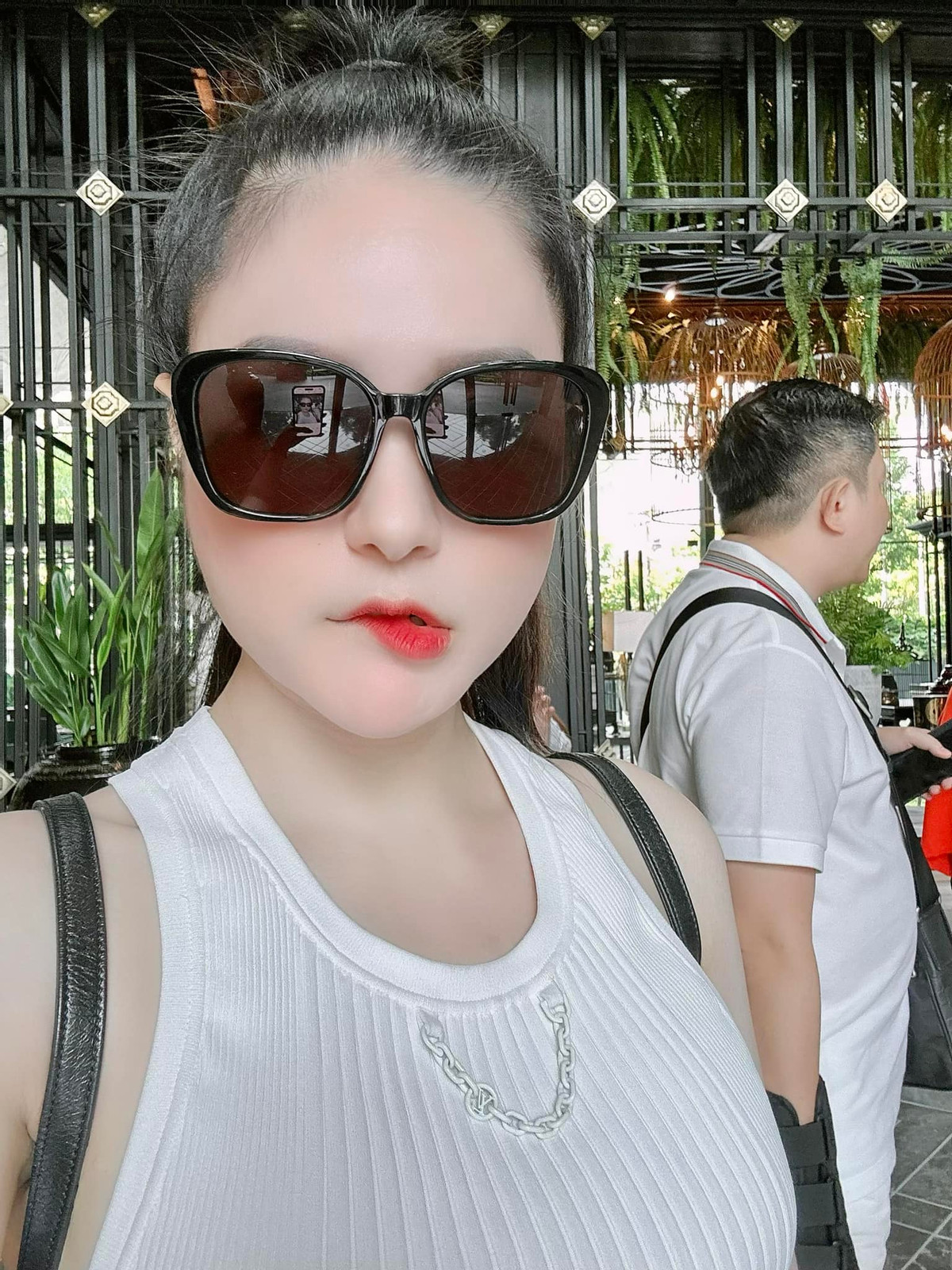 Đại gia Nguyễn Quốc Vũ còn đăng tải kèm dòng chú thích: "Vậy chứ nói mặt mâm là giận, là thanh minh giải thích".