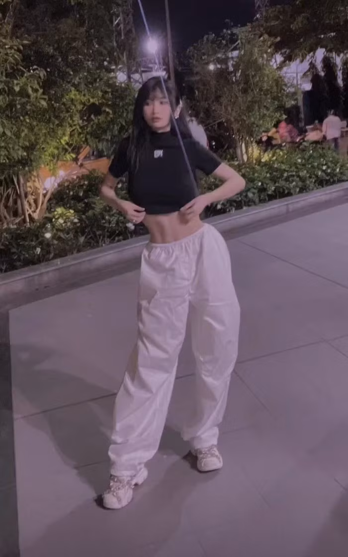 Cựu hot girl 8x ngày nào vẫn khiến khán giả trầm trồ trước vóc dáng nuột nà.