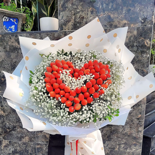 Những bó hoa dạng này được lòng cánh mày râu khi không gây lãng phí và hoàn toàn thiết thực.