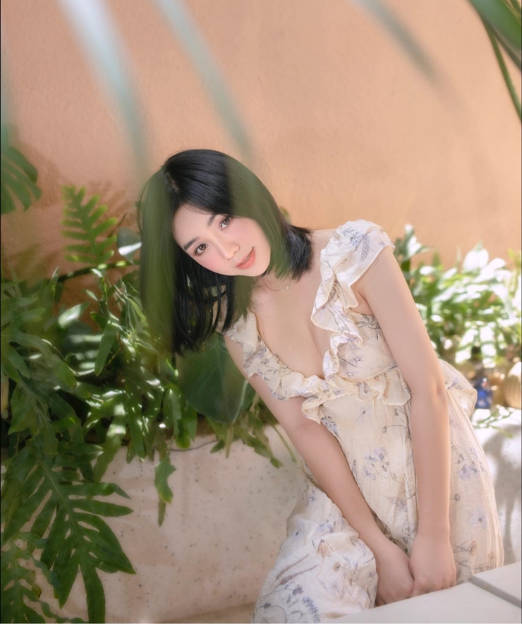 Đi lên từ danh xưng hot girl của series hài, Quỳnh Kool gắn liền với tên gọi hot girl Kem Xôi.