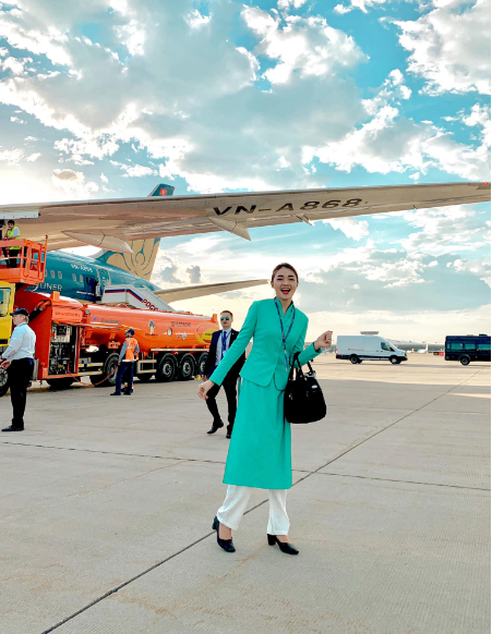 Sở hữu gương mặt xinh tươi và vóc dáng chuẩn điểm 10 như người mẫu là sức hút lớn ở nữ tiếp viên hàng không này.