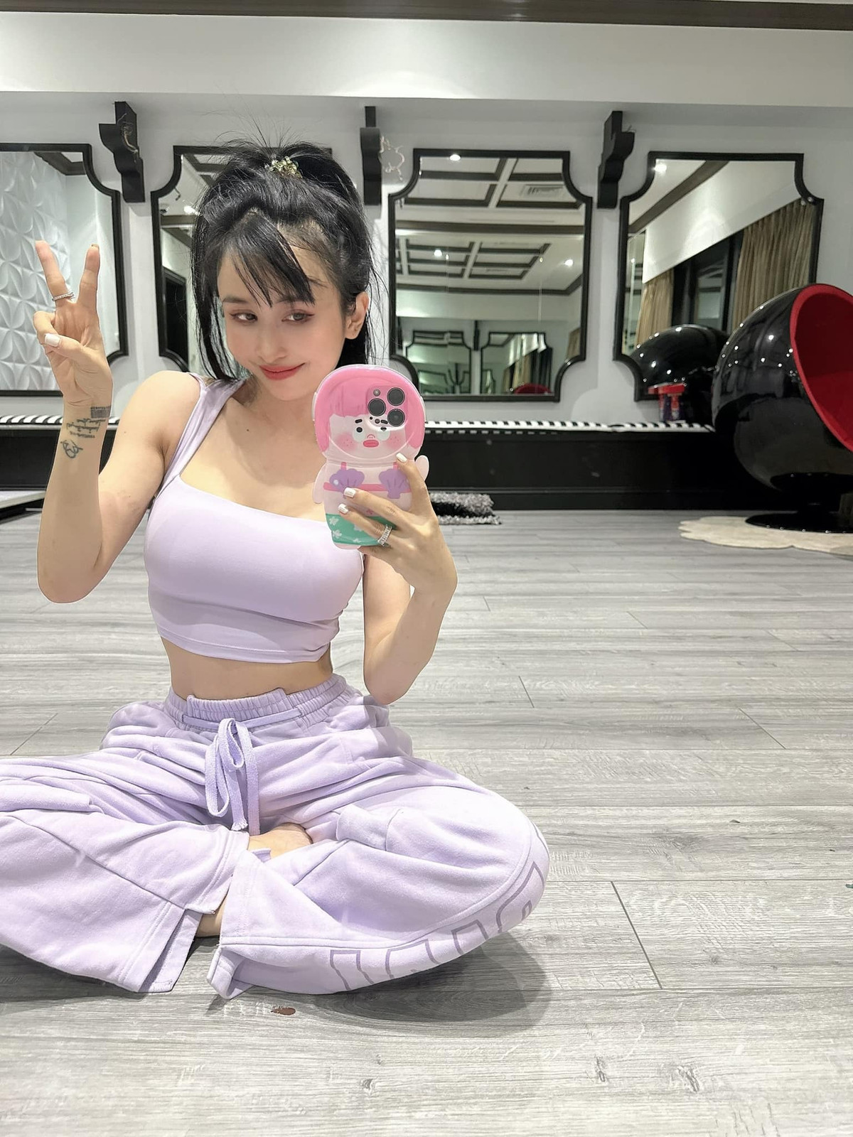 Hình ảnh của người đẹp đăng tải trên mạng xã hội luôn nhận được tương tác cao.