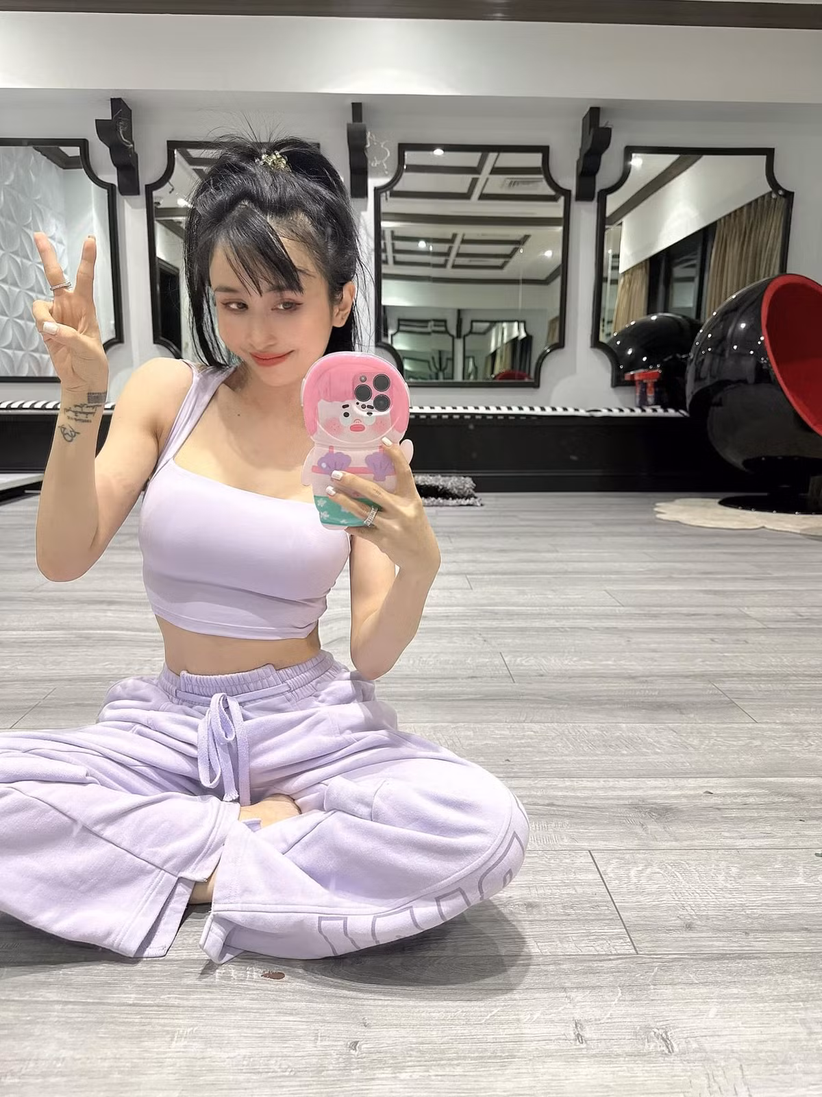 Hình ảnh của người đẹp đăng tải trên mạng xã hội luôn nhận được tương tác cao.