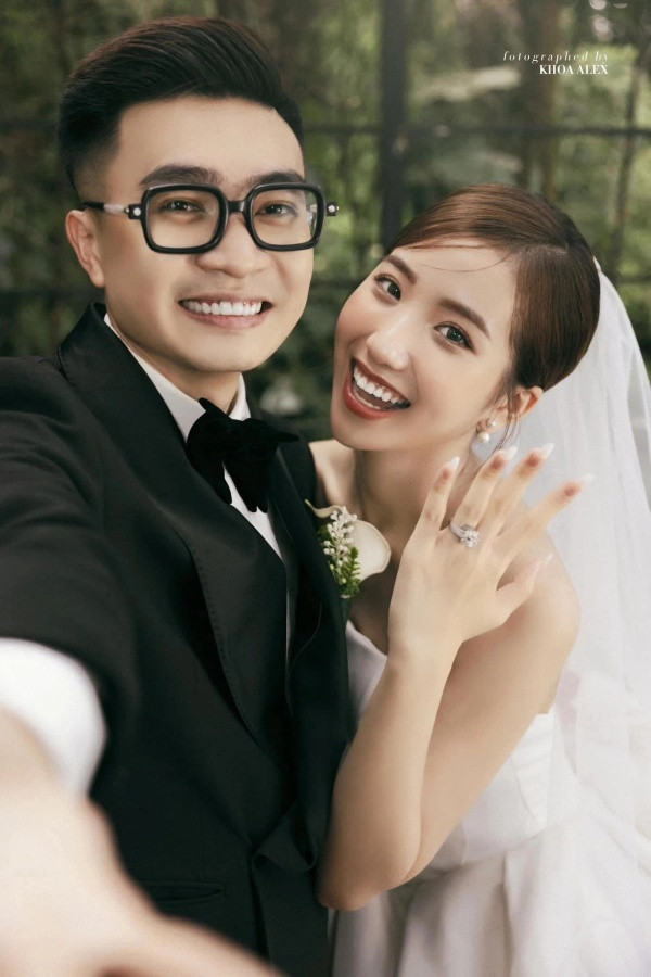 Nhìn số tiền ai cũng choáng vì độ chịu chi của cô nàng, thậm chí độ chiều chồng của Huyền 2K4 cũng khiến nhiều chị em ghen tị.