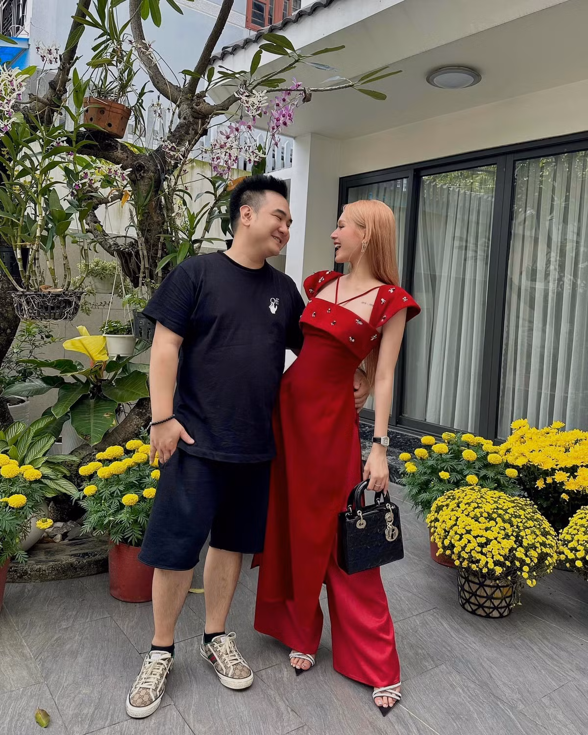 Fan yêu mến lâu năm đã quá quen những màn troll nhau qua lại của Xoài Non và Xemesis. Còn Huyền 2k4 và Bụt lại tình cảm và đỡ hơn cặp còn lại. Ảnh: FBNV