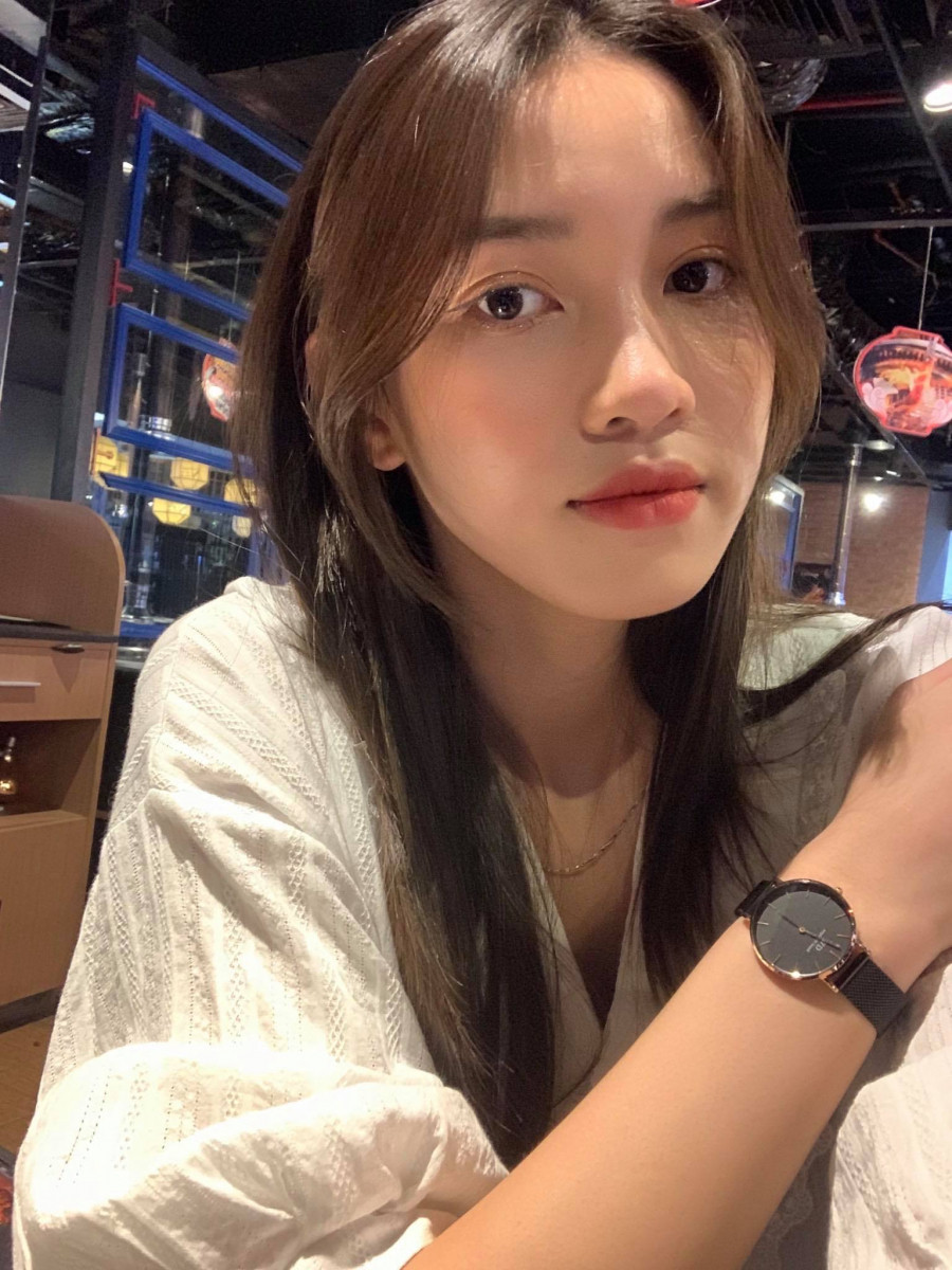 Sở hữu gương mặt xinh đẹp, rạng rỡ cùng thân hình khá nhỏ nhắn so với các nữ VĐV khác nên cô gái gốc Hà Tây được khen xinh như hoa hậu.