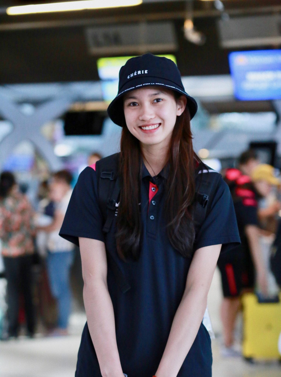 Cô không chỉ là chủ công hàng đầu CLB Bộ Tư lệnh Thông tin mà còn nữ VĐV bóng chuyền có nhan sắc thuộc top đầu Việt Nam.