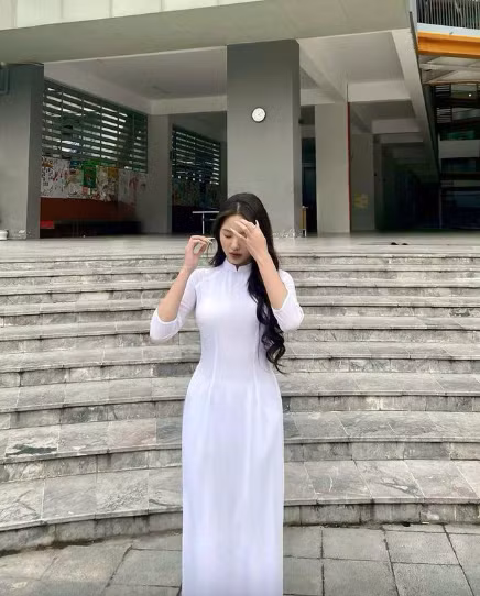 Mới 15 tuổi nhưng cô nàng này đã sở hữu chiều cao vượt trội khiến dân tình trầm trồ, xuýt xoa.