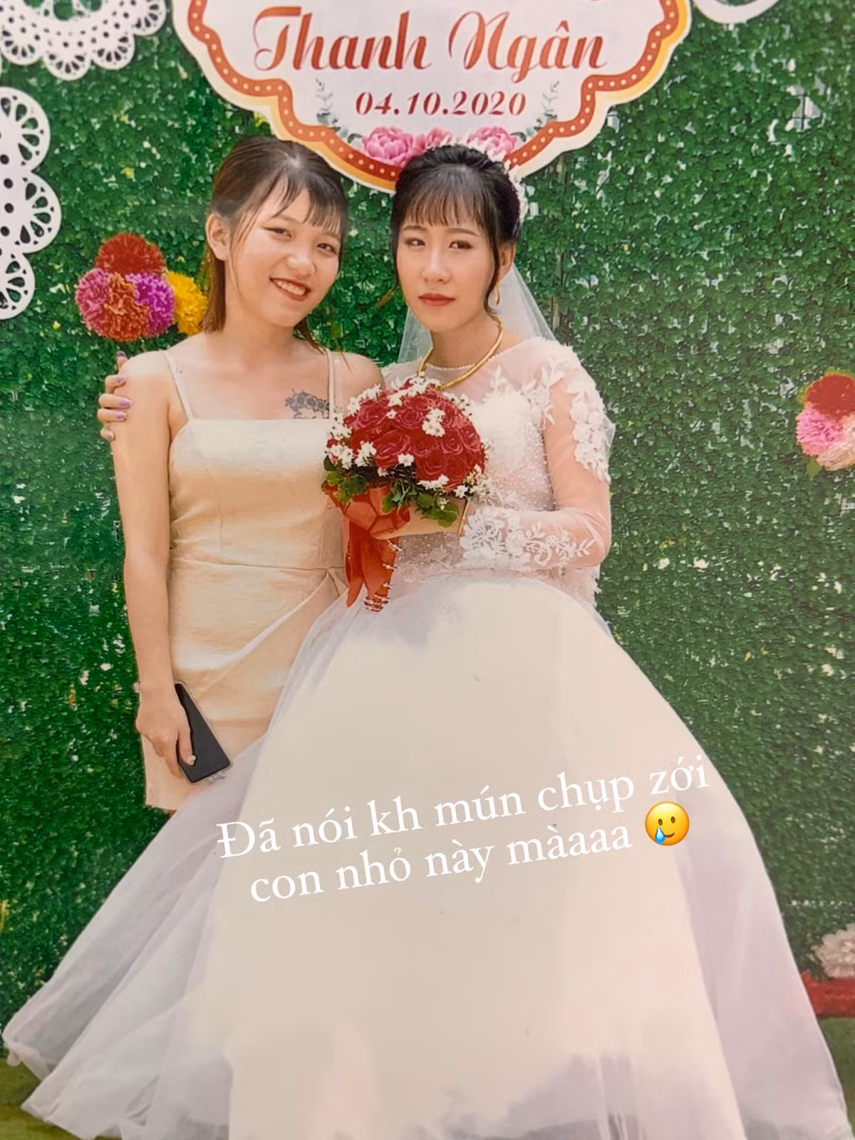 Nói là vậy bởi từ nước ảnh đến cách căn góc chụp vô cùng "cổ điển" và là phong cách khá xưa cũ. Cũng bởi vì điều này mà bài đăng của cô nhanh chóng nhận về nhiều sự chú ý.