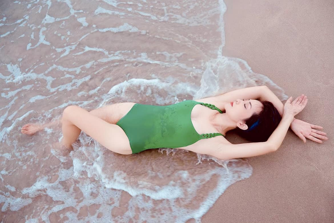 Nguyễn Thúy Hiền giải nghệ năm 2005 và trở thành HLV. Ở độ tuổi 44, cô vẫn gây ấn tượng bởi đường nét gương mặt xinh đẹp, vóc dáng thon gọn, xứng danh "hoa khôi Wushu" một thời.