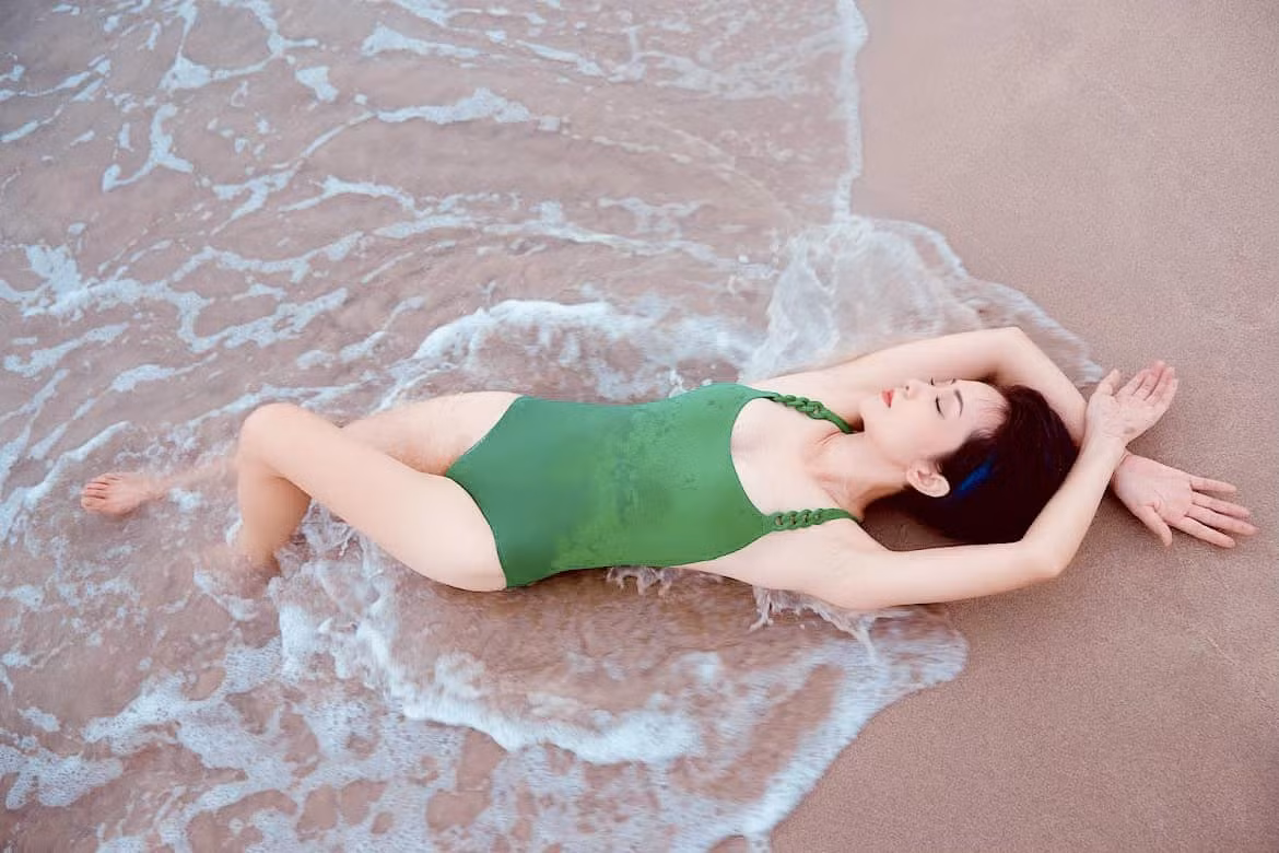 Nguyễn Thúy Hiền giải nghệ năm 2005 và trở thành HLV. Ở độ tuổi 44, cô vẫn gây ấn tượng bởi đường nét gương mặt xinh đẹp, vóc dáng thon gọn, xứng danh "hoa khôi Wushu" một thời.