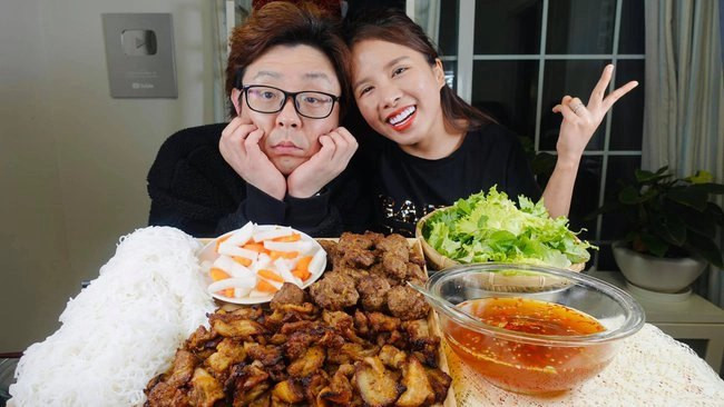 Bà Nhân Vlog đăng tải video cho rằng cách làm việc của bác sĩ Thịnh gây ảnh hưởng đến khả năng có con của vợ chồng mình.