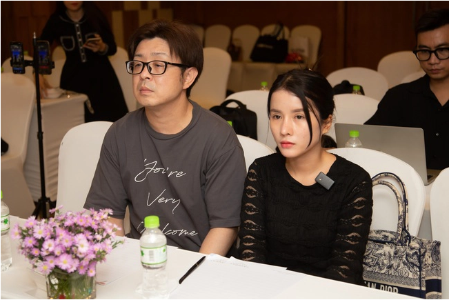 Trong những ngày vừa qua, sự việc lùm xùm giữa Bà Nhân và bác sĩ Cao Hữu Thịnh là tâm điểm chú ý của dư luận.