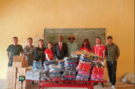 Ở thời điểm làm tình nguyện ở Châu Phi, Đức Nhân cũng chia sẻ nhiều hình ảnh tại đây.