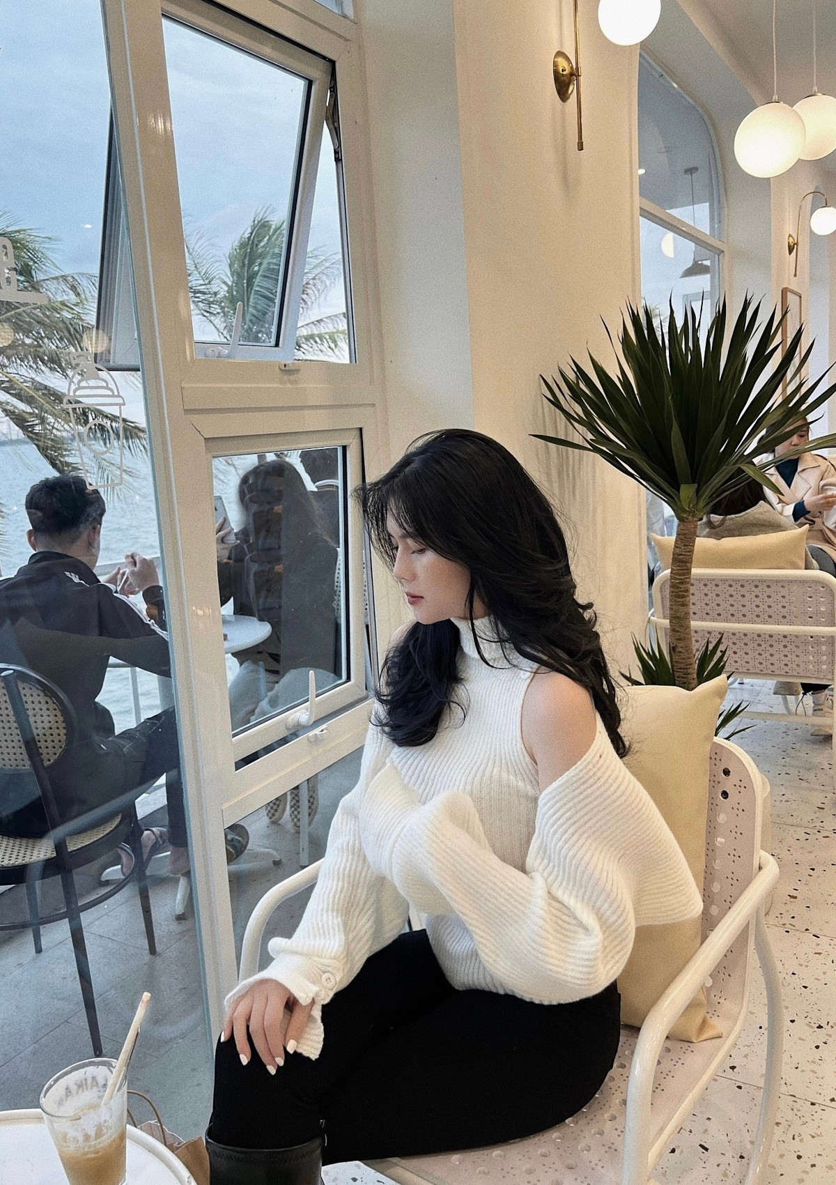 Hot girl quê Tuyên Quang là gương mặt quen thuộc trên mạng xã hội. Cô sở hữu nhan sắc xinh đẹp và vóc dáng gợi cảm.