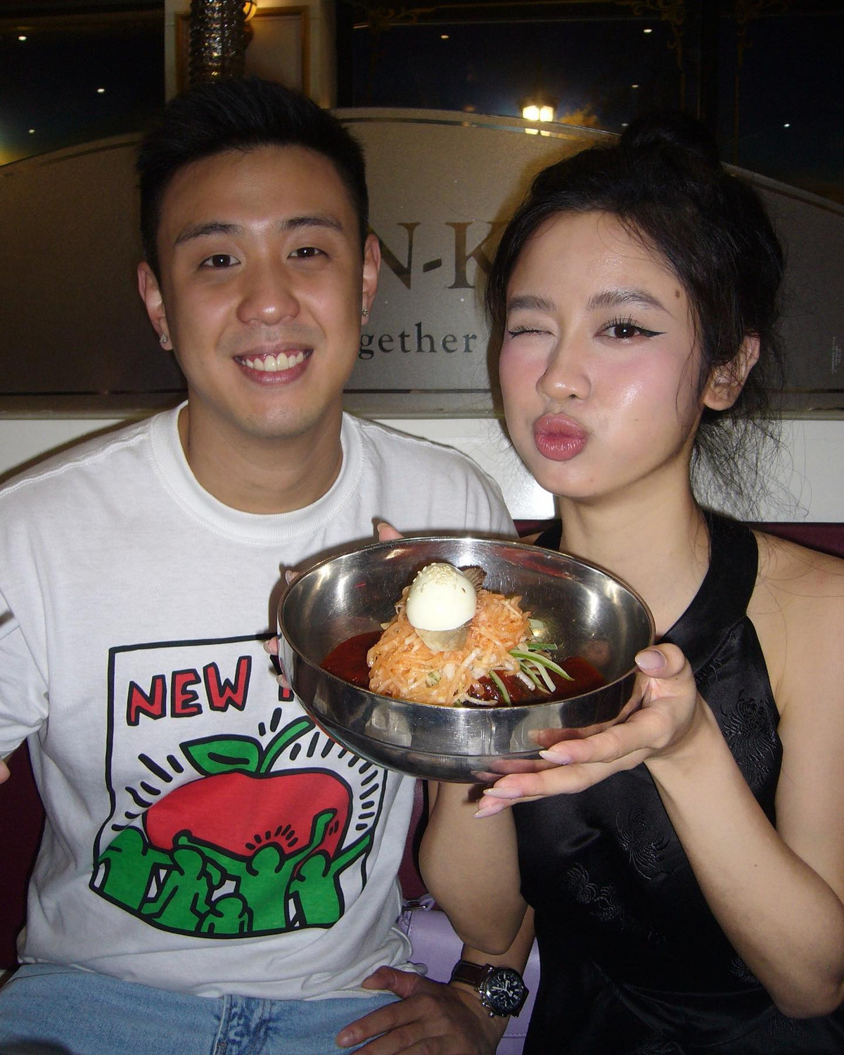 Huyme là con trai cả của họa sĩ Phạm An Hải. Anh chàng được thừa hưởng rất nhiều nét đẹp đồng đều từ cả 2 vị phụ huynh như vóc dáng cao to, nụ cười duyên dáng, ngoại hình điển trai.