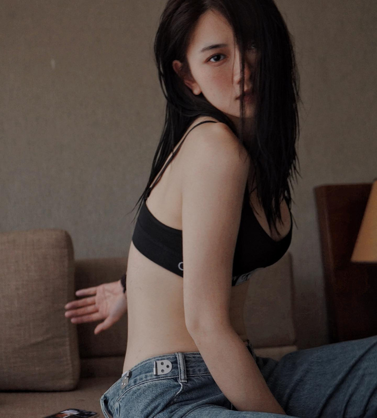 Thông qua loạt hình ảnh đăng tải, vẻ đẹp vừa dễ thương vừa gợi cảm của nữ TikToker đỉnh của chóp, khó ai bì kịp.