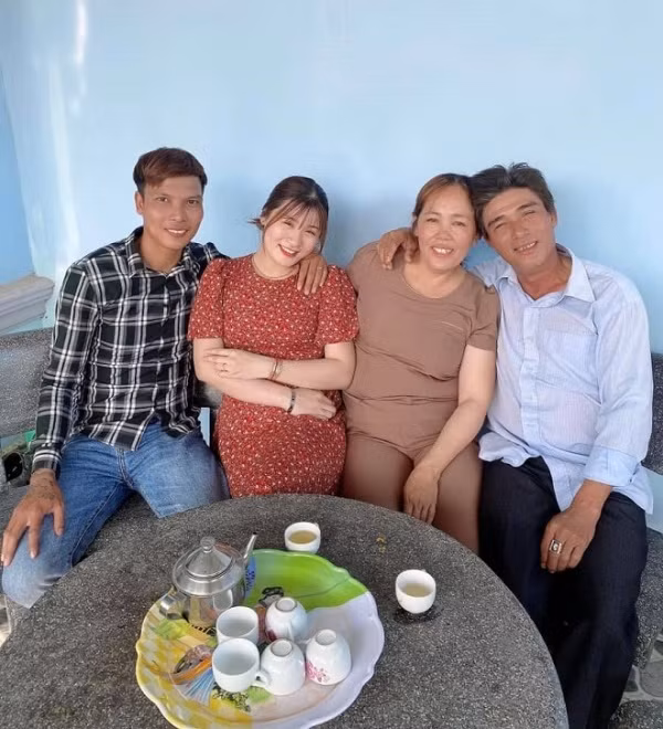 Đi qua những khó khăn và tủi nhục trong quá khứ, giờ đây Lộc Fuho đã sở hữu được những thành công nhất định. Ảnh: FBNV