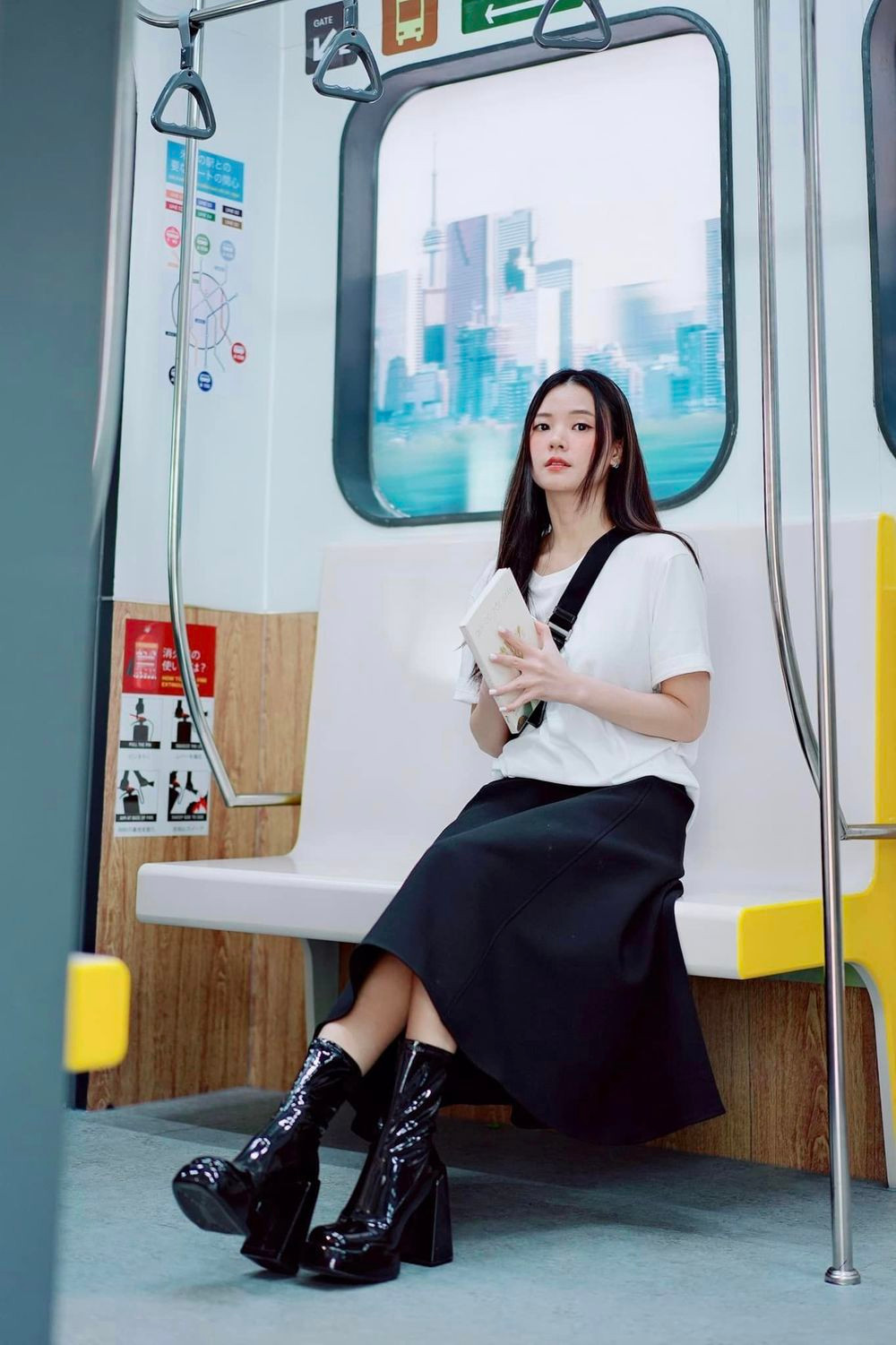 Nổi tiếng xinh đẹp nhưng Midu mãi lẻ bóng làm người đẹp vô tình bị dính vào nhiều ồn ào tình cảm khác nhau. Ảnh: FBNV