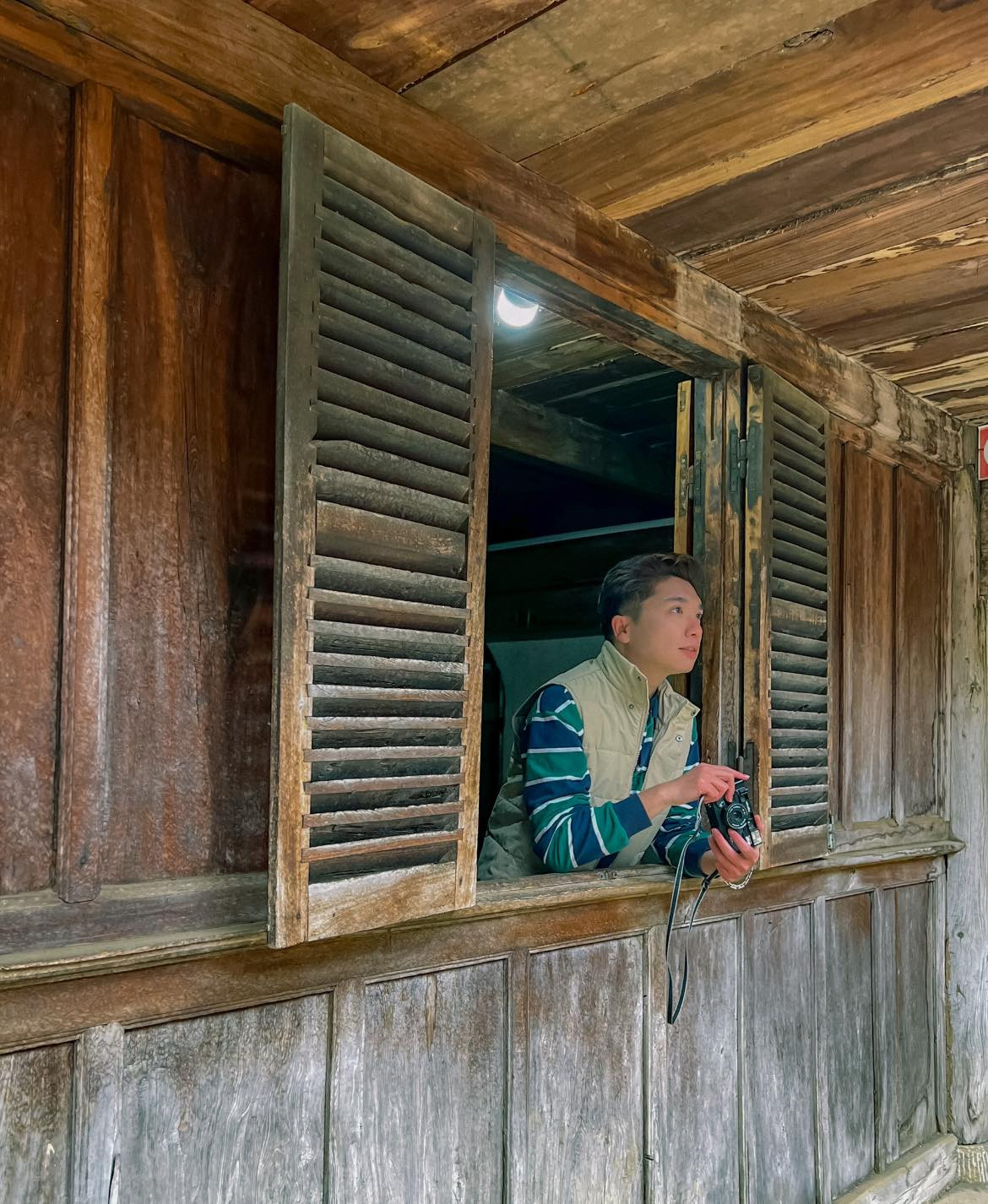 Mang lối kiến trúc Trung Quốc, pha chút hiện đại của Pháp và nét đặc trưng của dân tộc Mèo, dinh thực họ Vương cổ kính nhưng không kém phần độc đáo. Ảnh: Chu Đức Giang