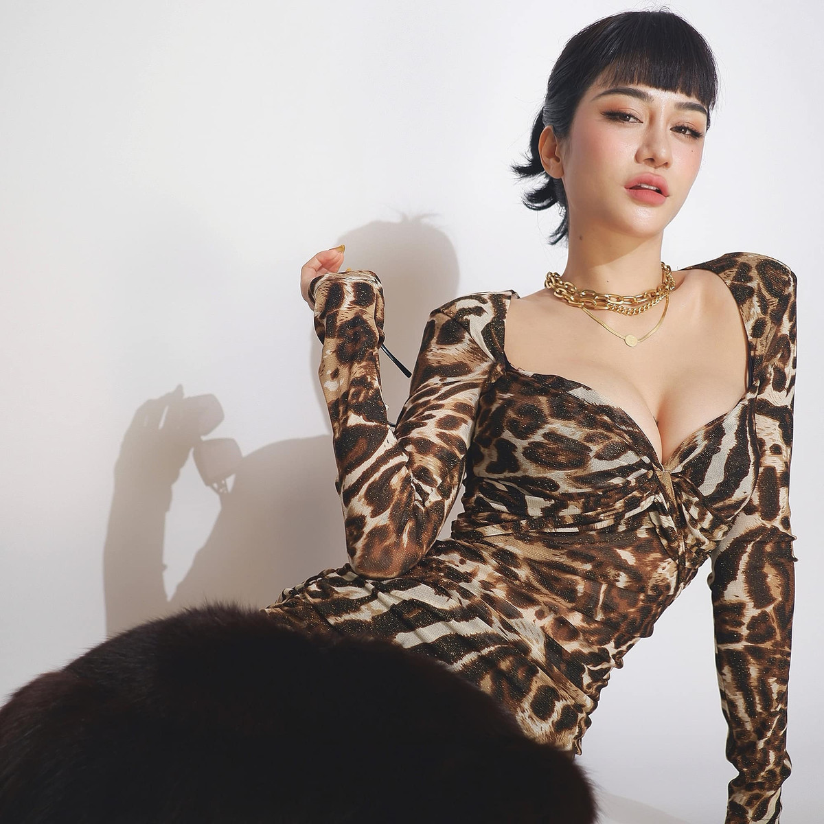 Những năm gần đây, không còn tham gia quá nhiều các hoạt động giải trí, nhưng người đẹp 9X vẫn sở hữu sức hút khá ấn tượng trên mạng xã hội.