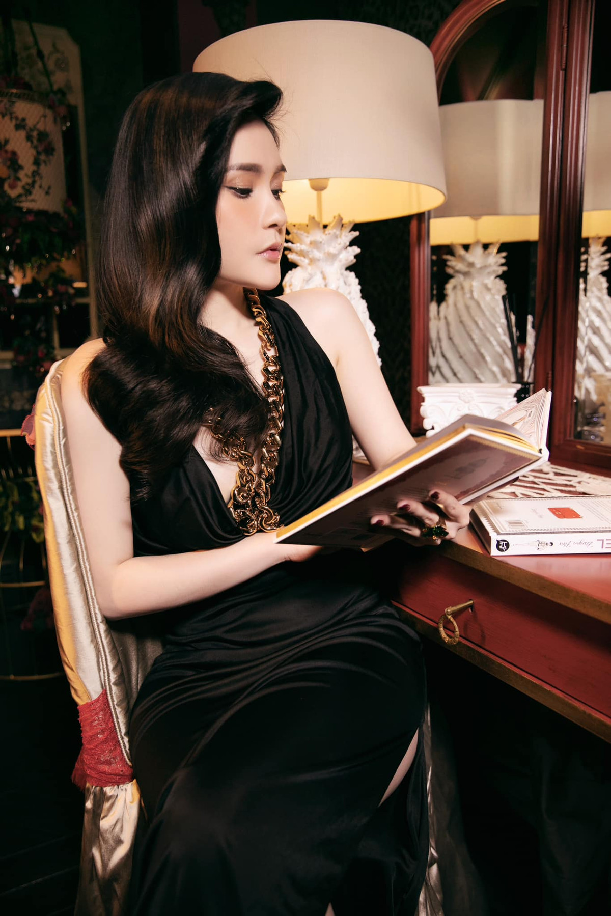 Mới đây Đoàn Di Băng đăng tải một đoạn clip về cách dạy con, ứng xử với con gái khiến nhiều người chú ý.