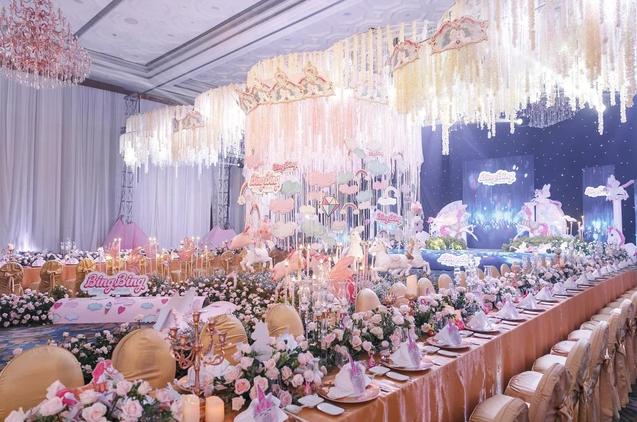 Vào các ngày kỉ niệm vợ chồng Đoàn Di Băng cũng không ngần ngại chi tiền tỷ để tổ chức tiệc xa hoa cho các con.