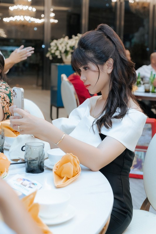 Diệu Ly còn khá thành công trong sự nghiệp khi làm chủ một thương hiệu thời trang trẻ em có tiếng tại Nha Trang với hai cơ sở. Ảnh: Tổng hợp