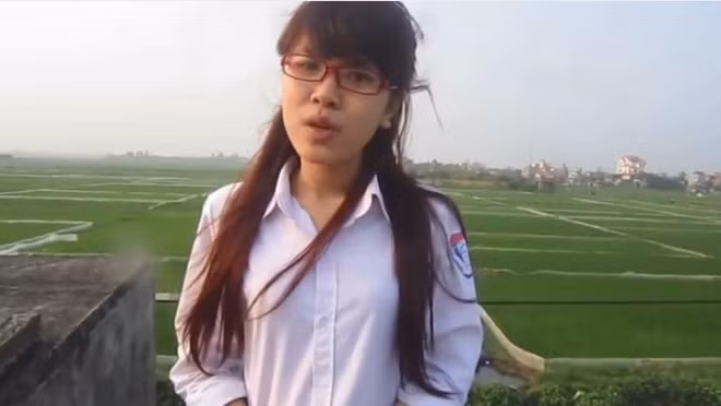 Vào mỗi dịp này cư dân mạng lại gọi tên "thánh tỏ tình" Hà Diệu Ly với đoạn clip 11 năm trước của cô nàng.