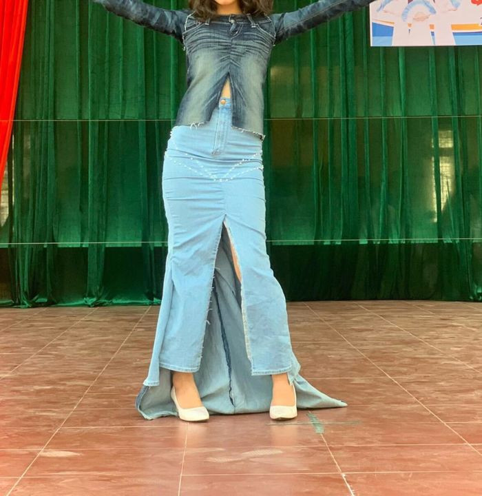 Được biết nguyên liệu được thu gom trong suốt thời gian dài và các bạn phải đến từng nhà để xin.