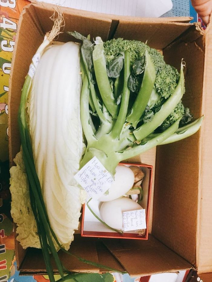 Món quà thiết thực nhất đối với chị em là đồ ăn. Không mua được đồ ăn ngon thì mình làm nồi lẩu rau ăn cho ấm cái bụng vậy. Ảnh: Tổng hợp