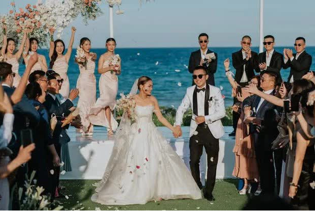 Vừa qua, đám cưới của cặp đôi TikToker Linda Ngô và Phong Đạt gây chú ý trên MXH. Linda Ngô trong ngày cưới diện váy cưới cúp ngực bồng xòe cực kì lộng lẫy.